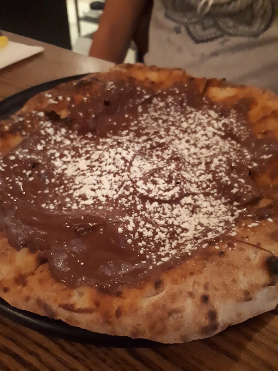 Pizza Choco-noisette Chocolate Hazelnut Pizza