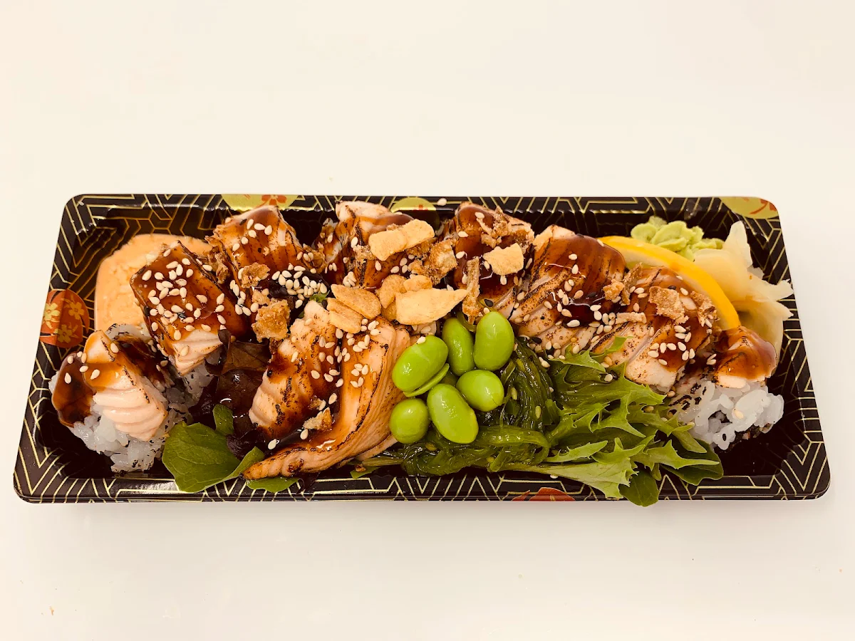 Salmon Teriyaki Roll 8 pcs