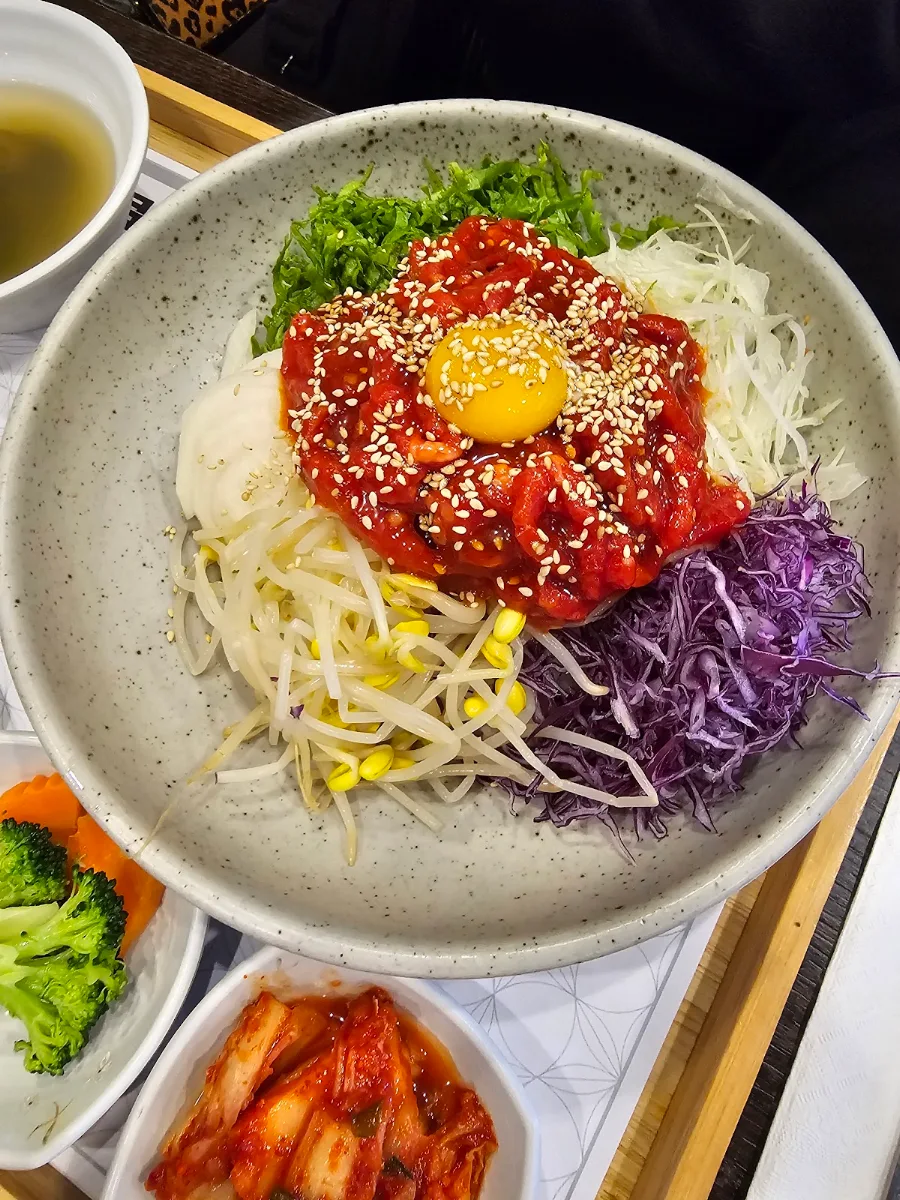 육회비빔밥 beef tartare bibimbap
