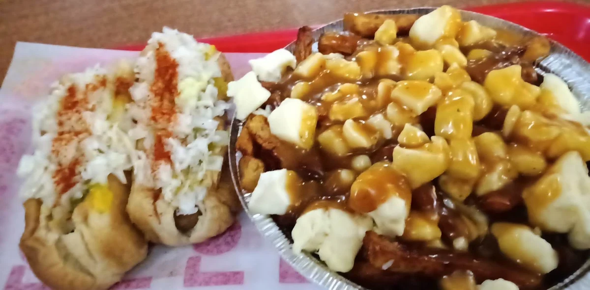 Poutine Hot Dog