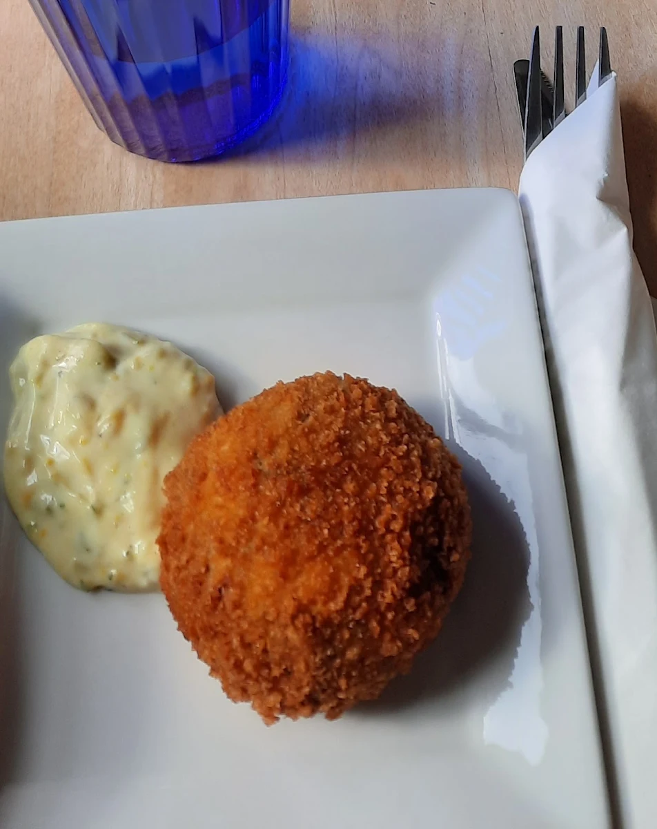 Crab Cake Eggs Benedict