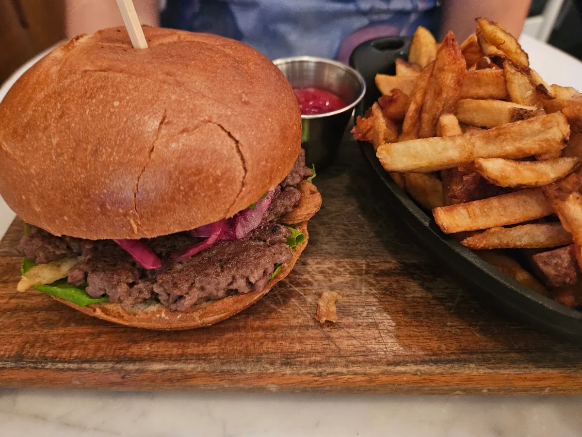 Vegan Cheese Burger Deluxe