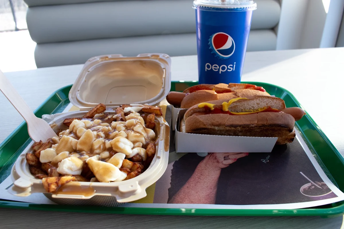 Poutine Et Hot Dog
