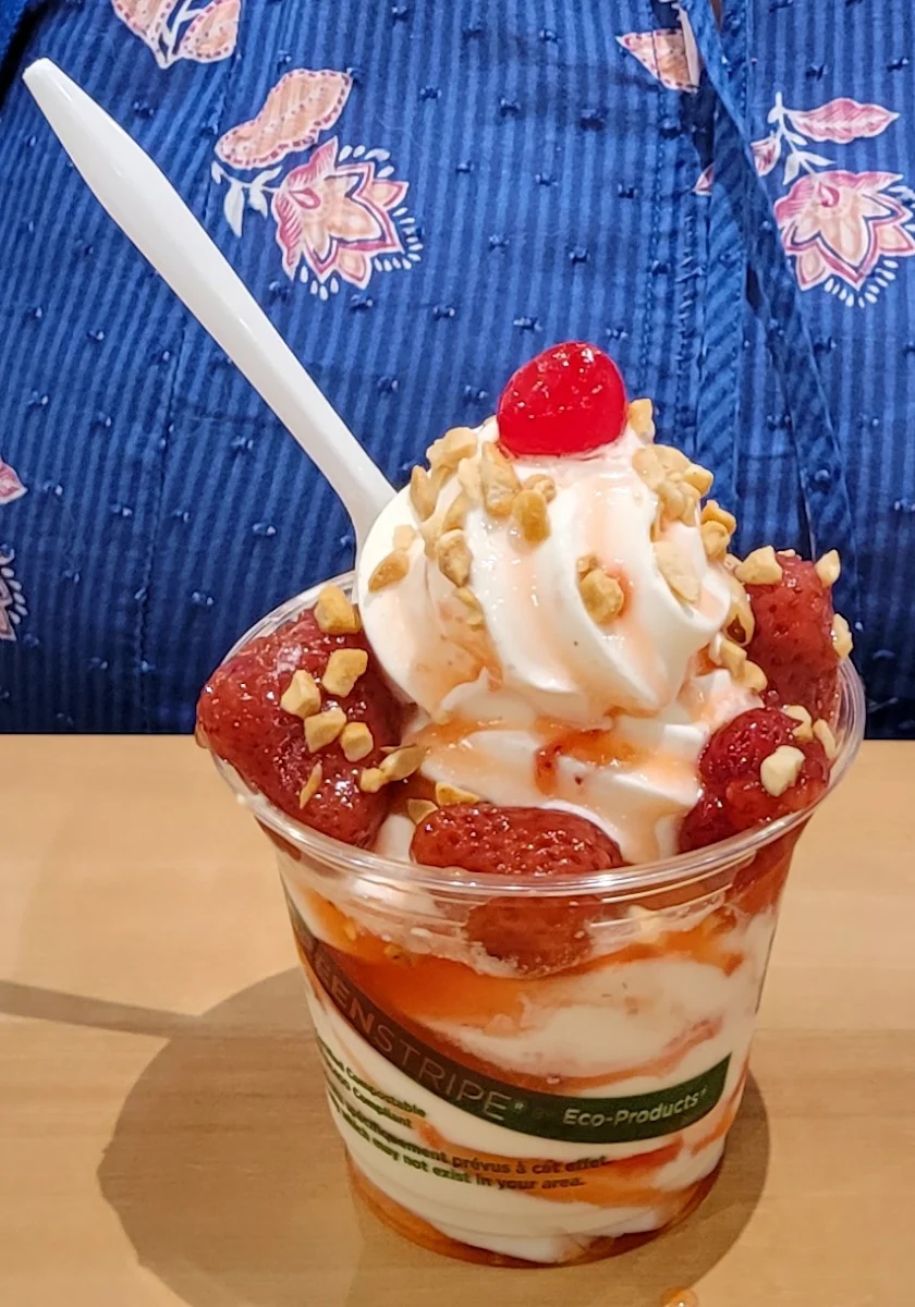 Sunday Aux Fraises Avec Arachides
