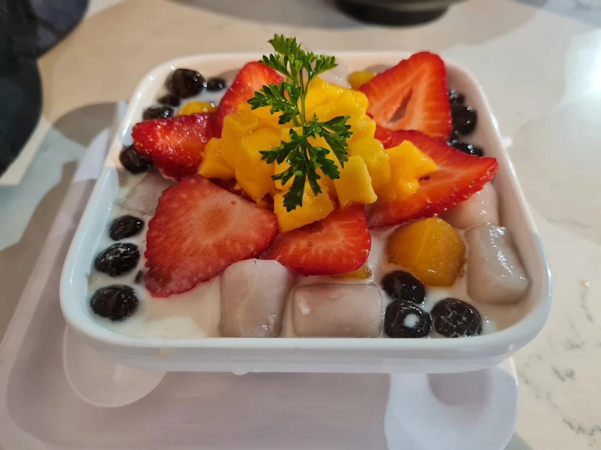 Fresh Fruit Black Pearl & Mix Pearl Delight