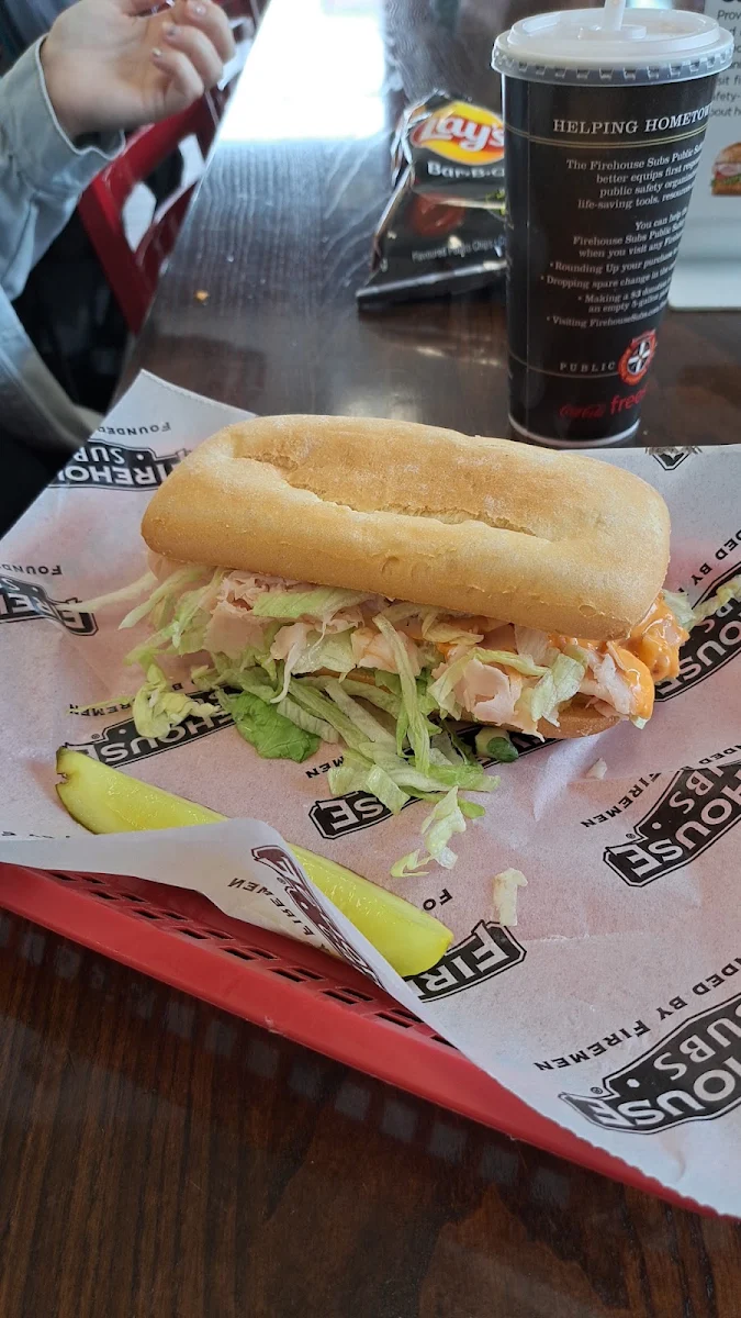 Gluten Free Bun with Chicken Lettuce and Cheese