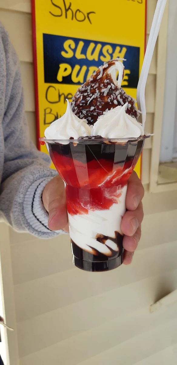 Black Cherry Sundaes