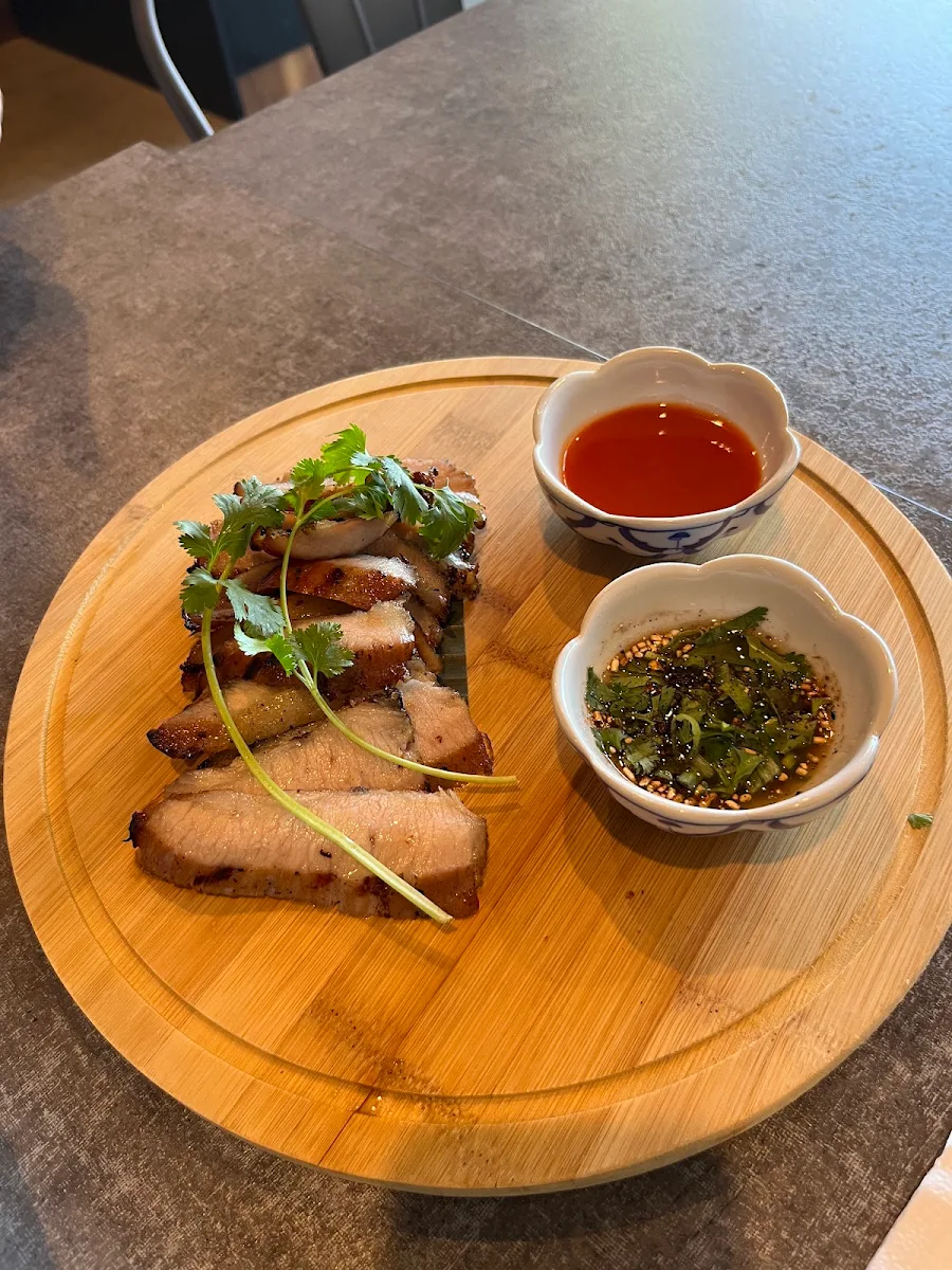 Pork Jowl, Soi ram