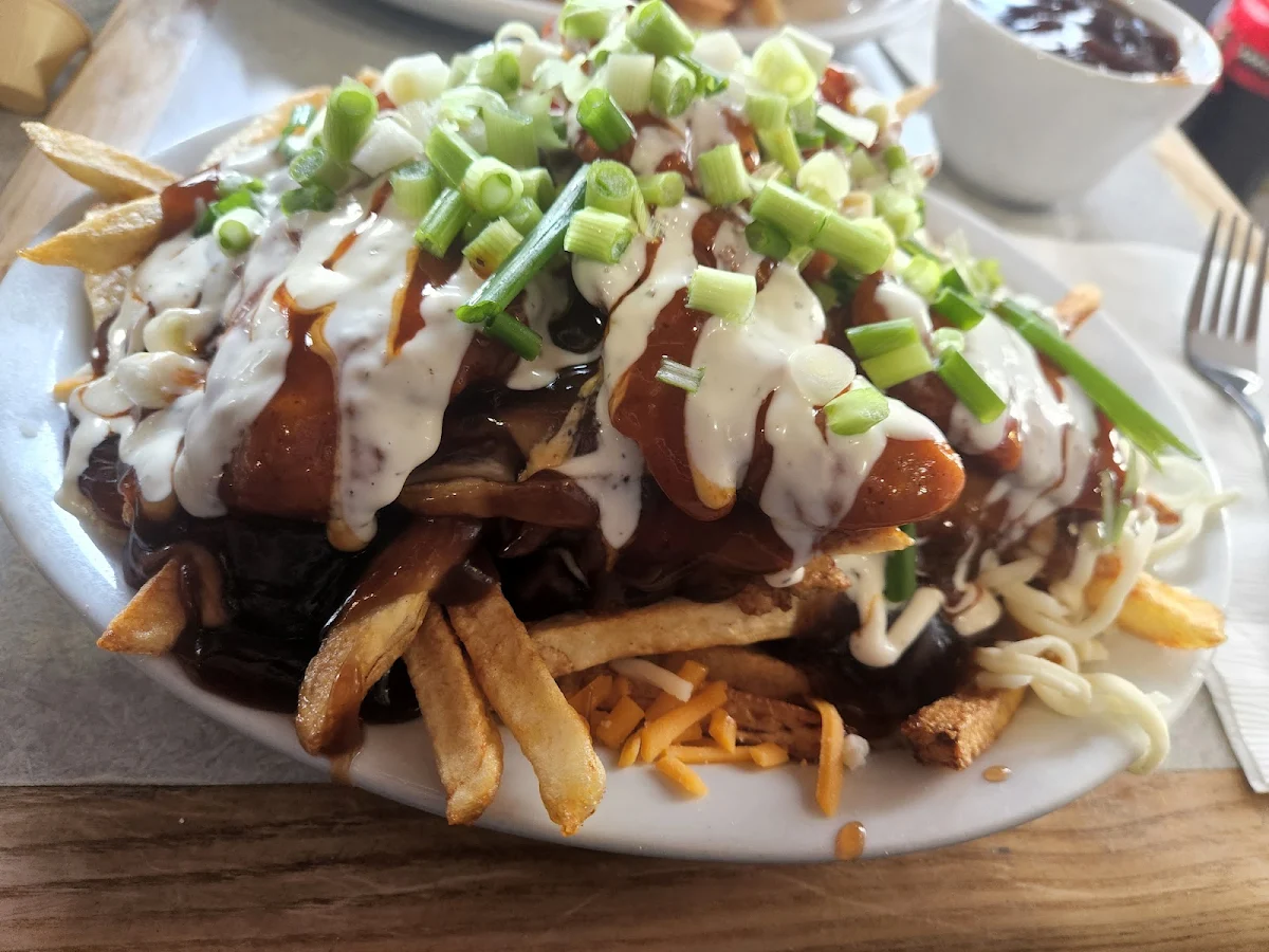Buffalo Chicken Poutine
