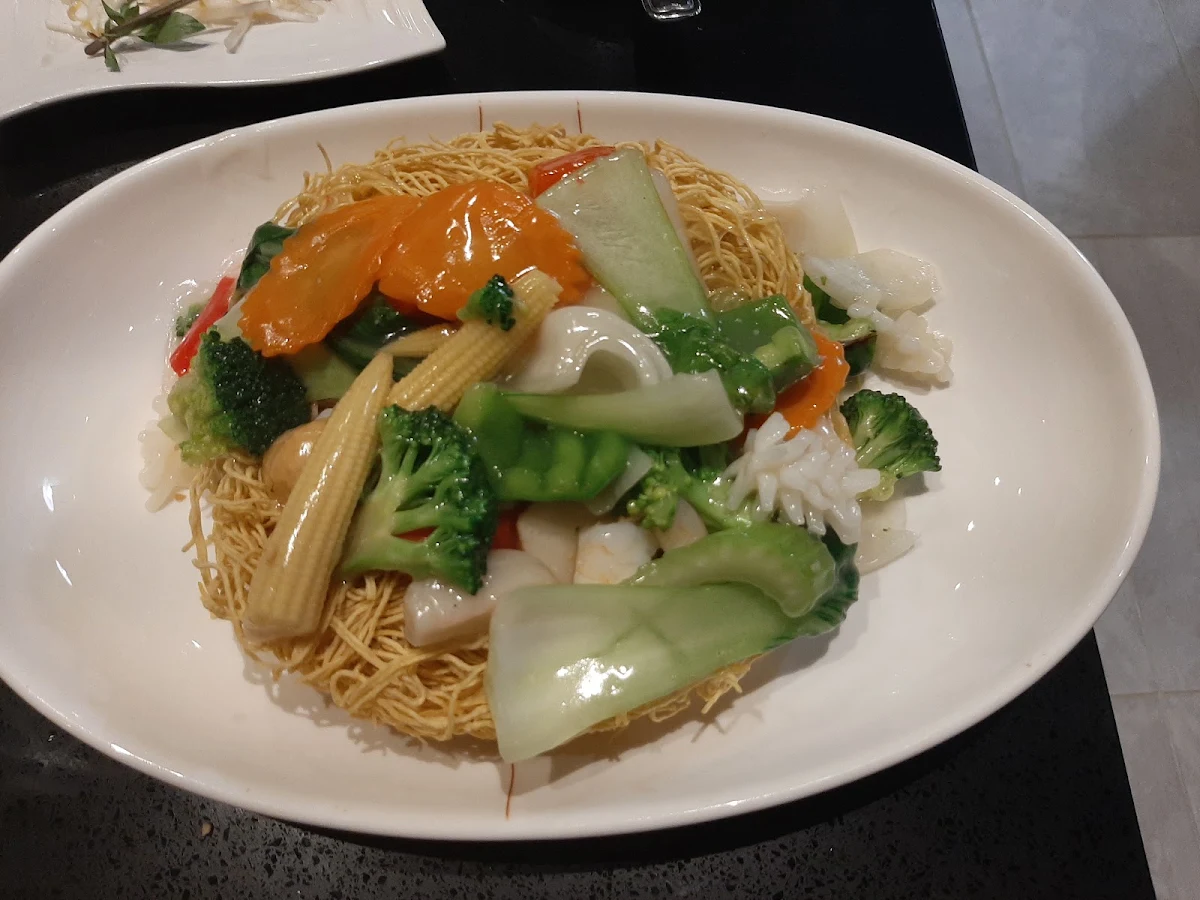 Stir Fried Mixed Vegetables on Crispy Egg Noodles
