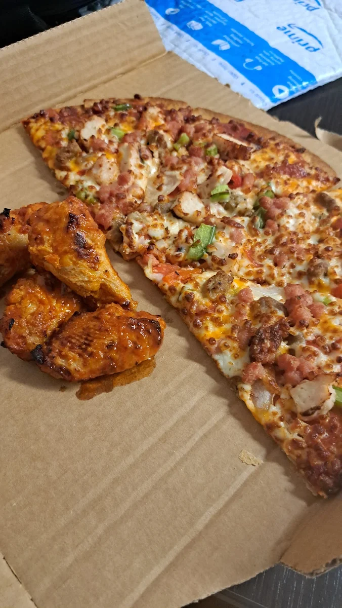 Chicken Feast Pizza with Hot Sauce Wings