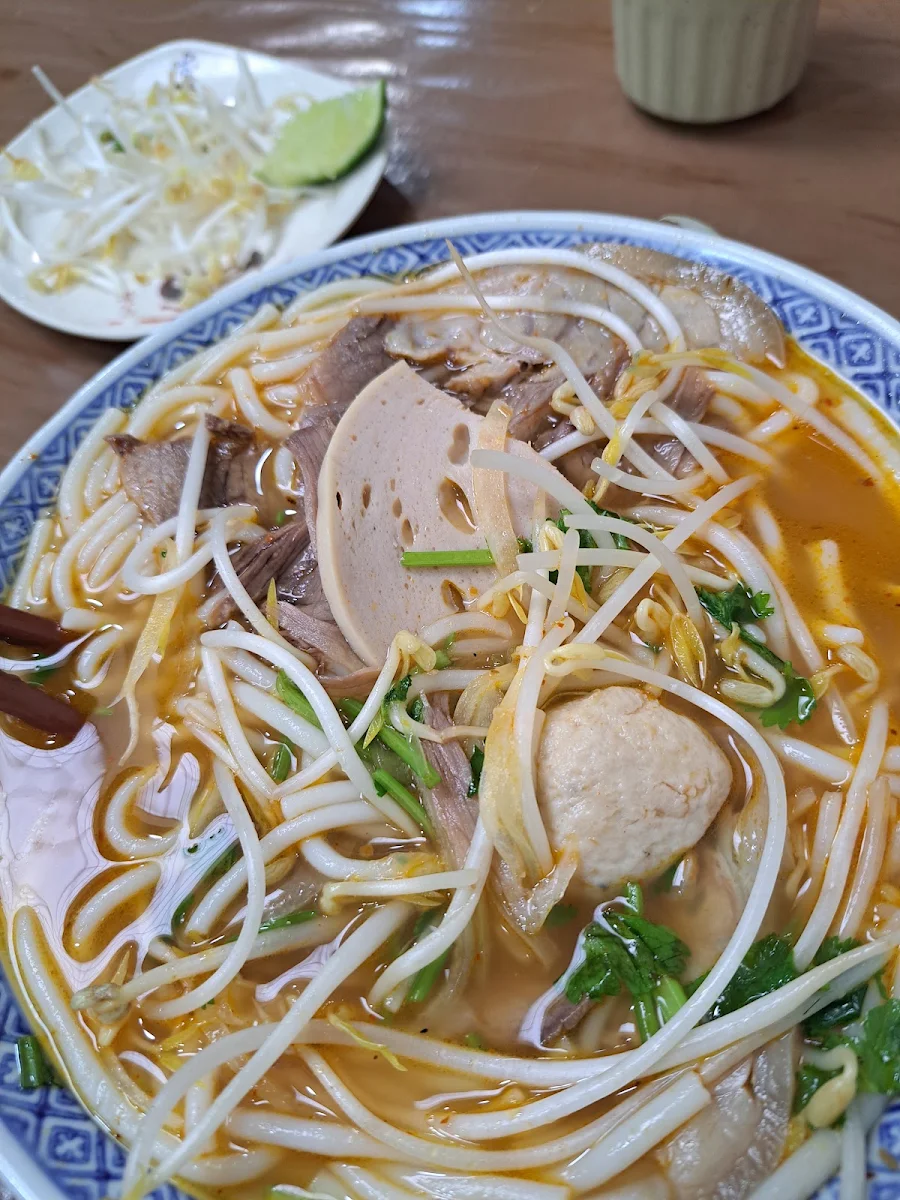 Spicy Hue Special Noodle Soup