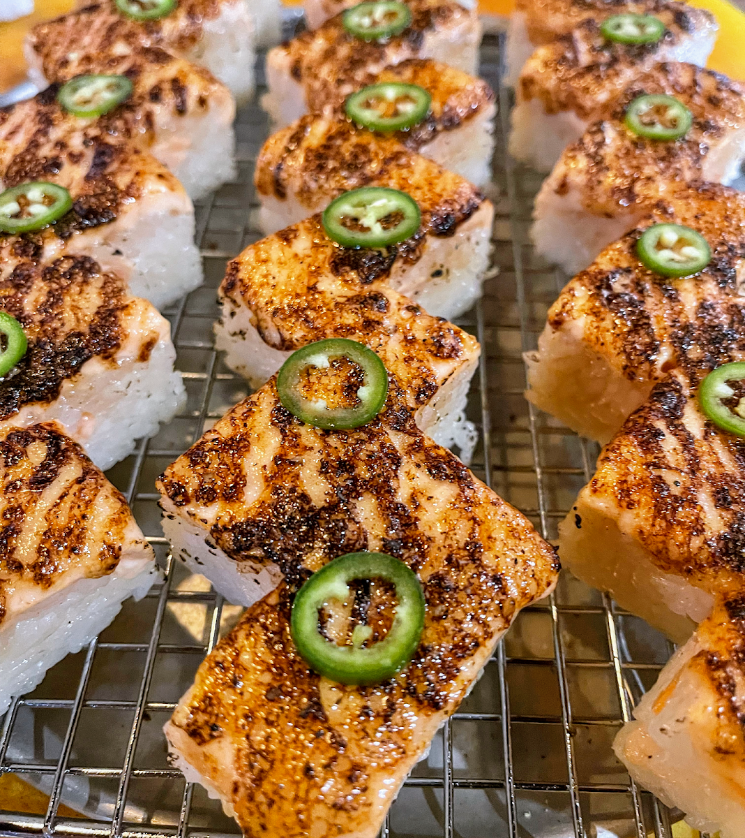 Aburi Salmon & Unagi Oshi