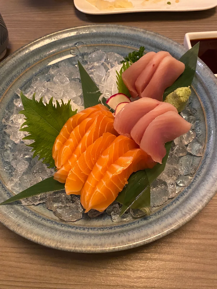 Salmon Sashimi L
