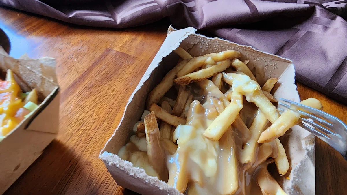 Poutine, YUMMY Burgers