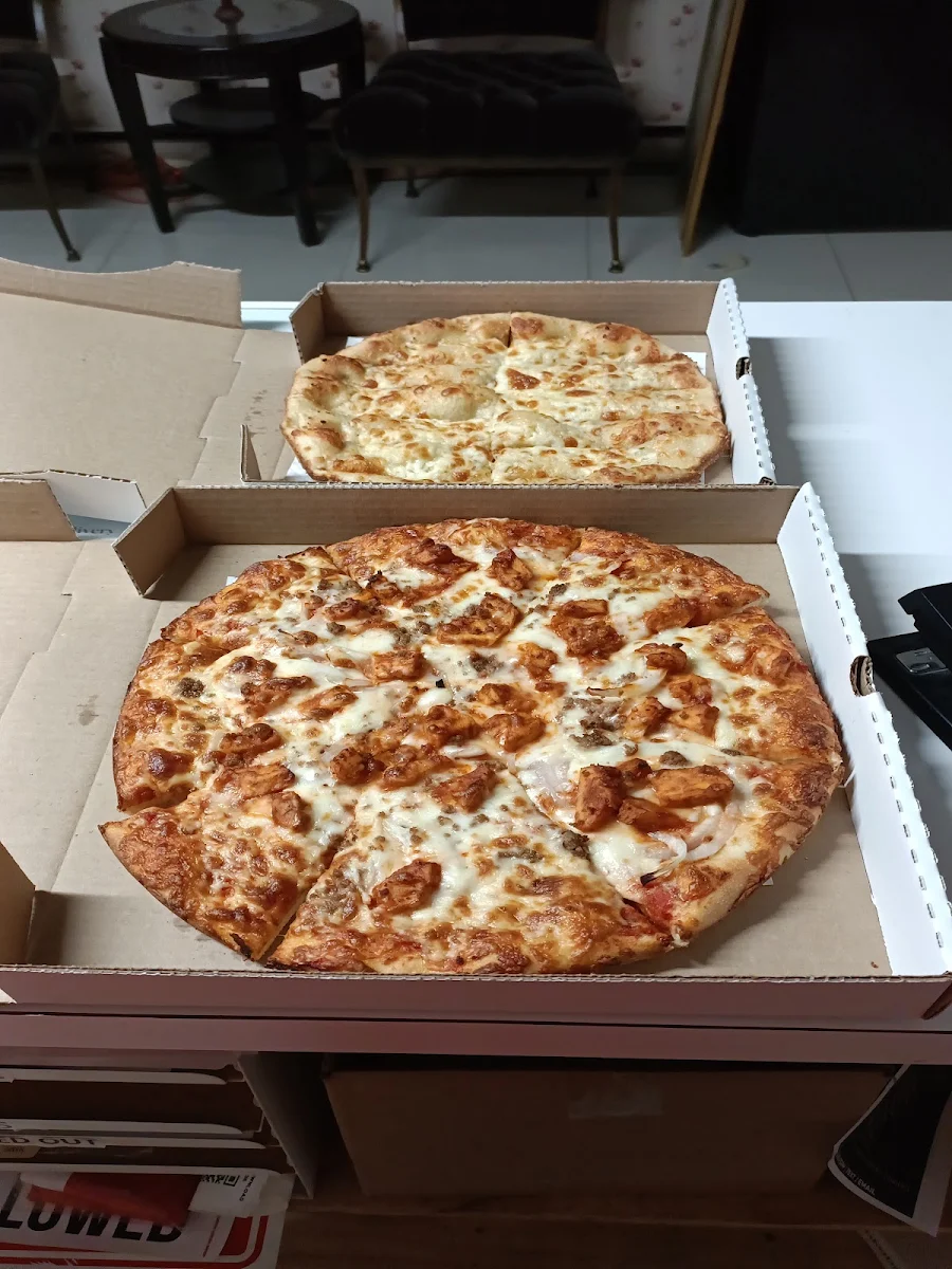 Butter Chicken Pizza