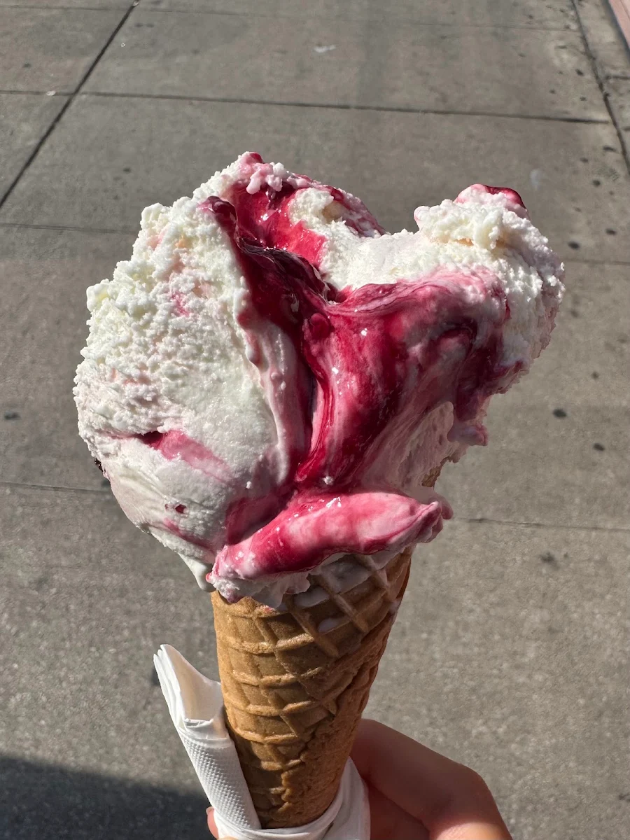 Cherry, Mizzica Gelateria & Cafe