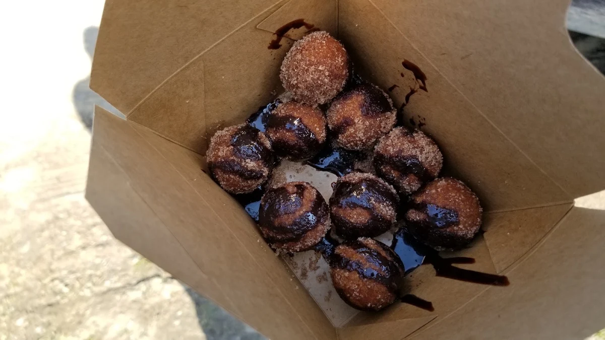 Cinnamon Chocolate Doughnut Holes