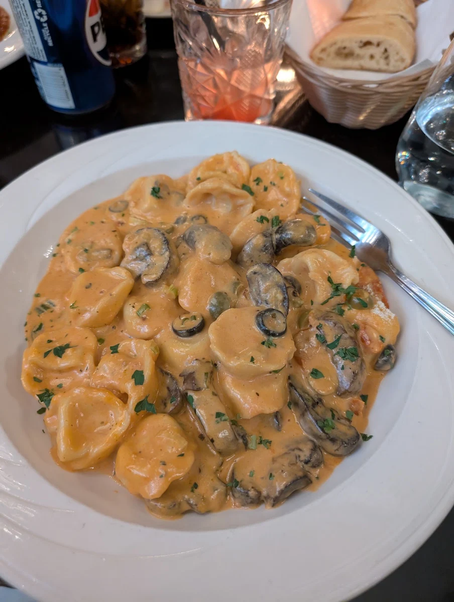 Tortellini In Brodo Tortellini À Brodo