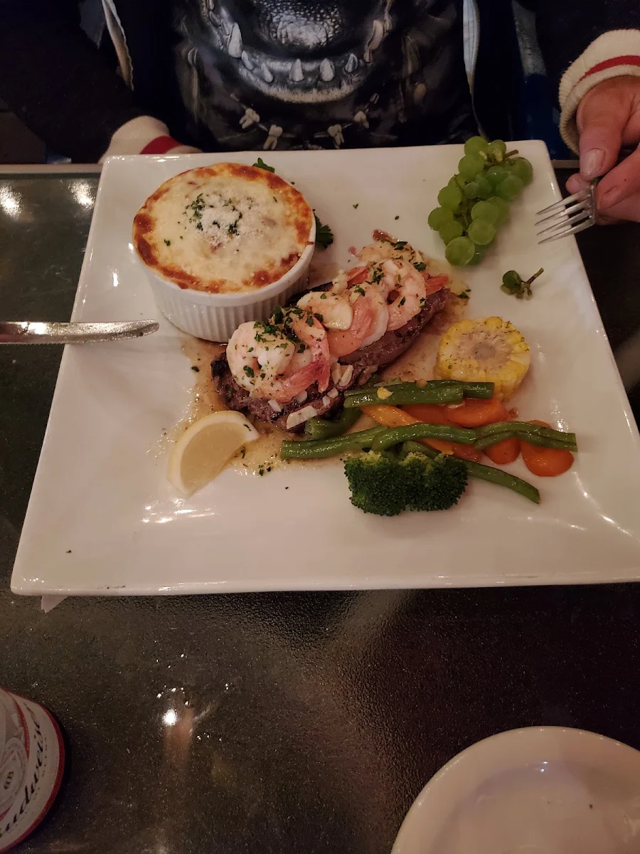 Steak w Prawns and Side of Lasagna