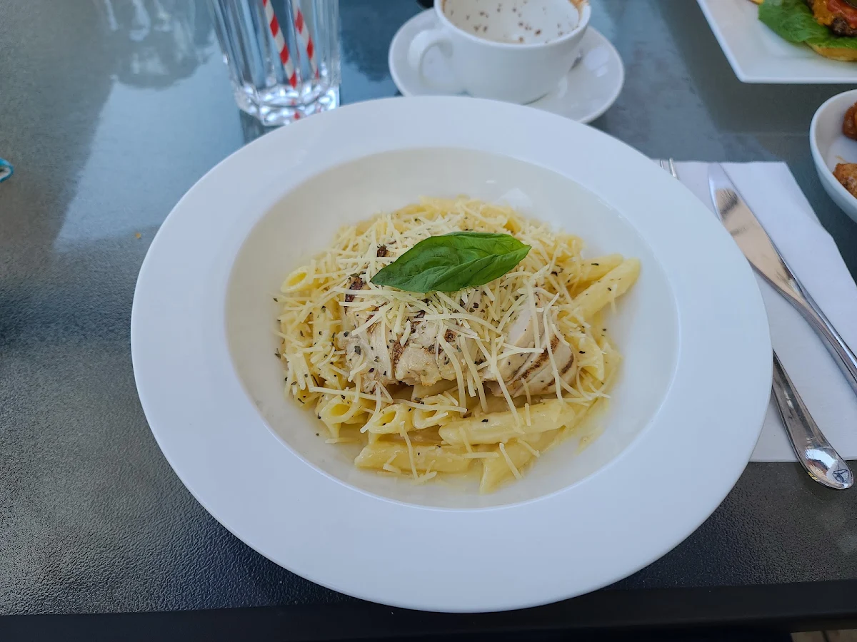 Alfredo Pasta with Chicken