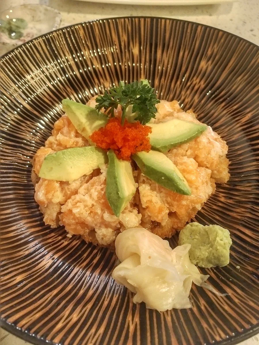 Spicy Salmon Sushi Pizza