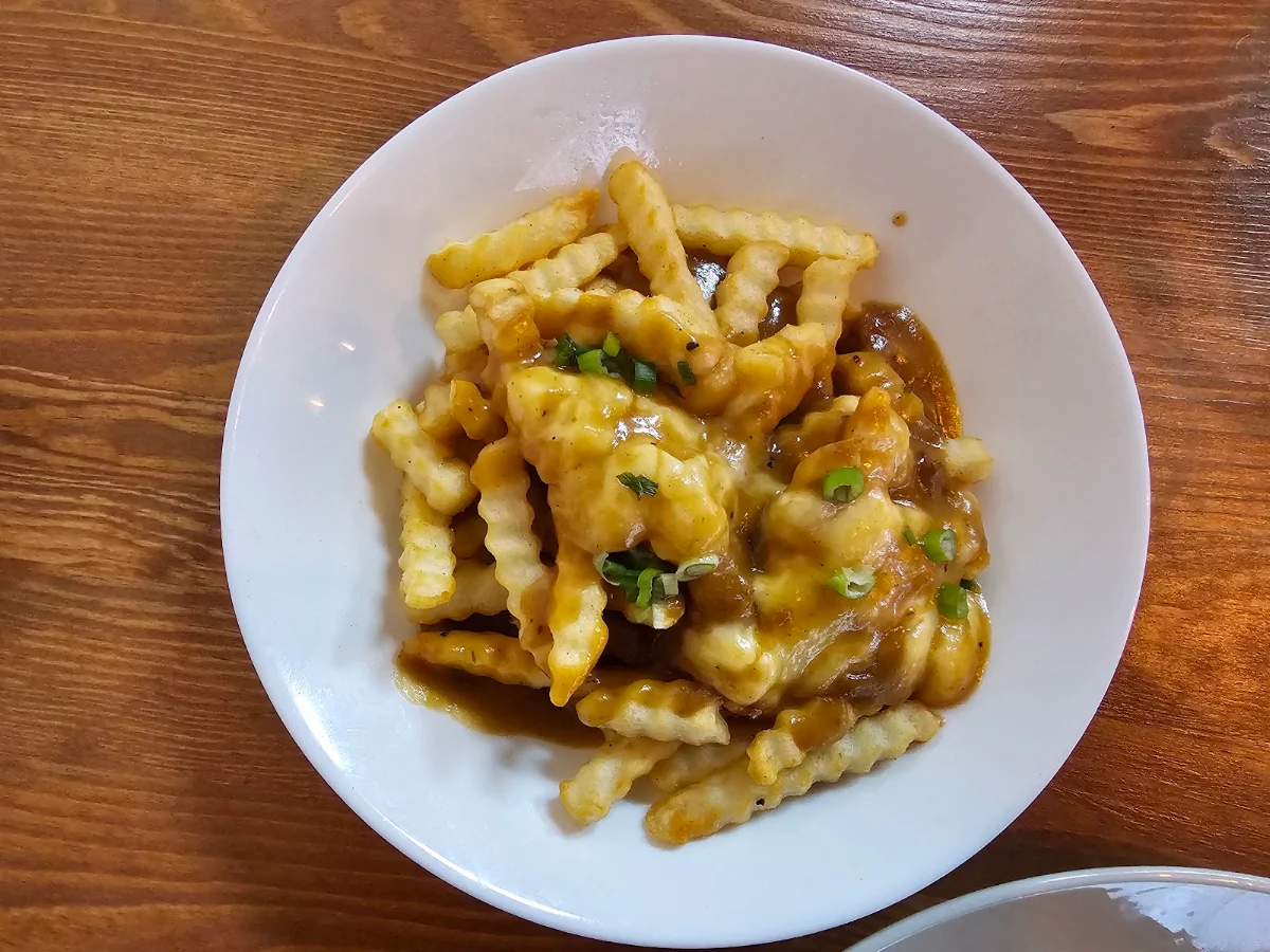 Mac & Cheese Poutine