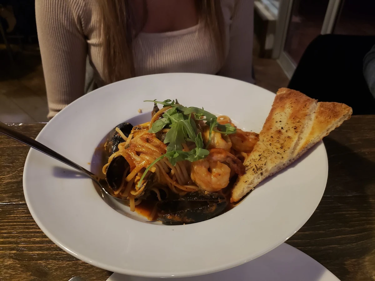 Shrimp Linguini with Tomato Sauce