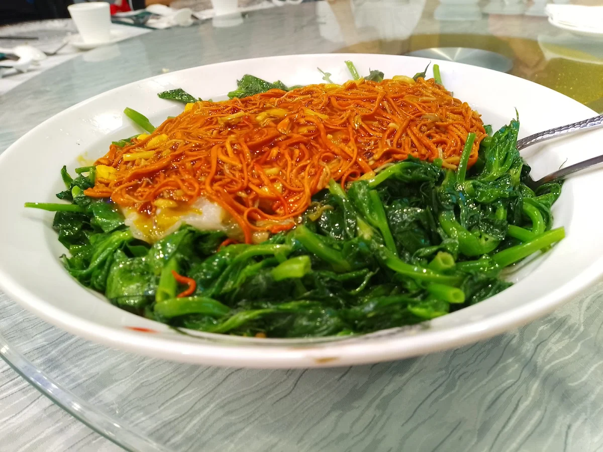 Braised Snow Pea Leaves with Dried Scallop & Fish Mow