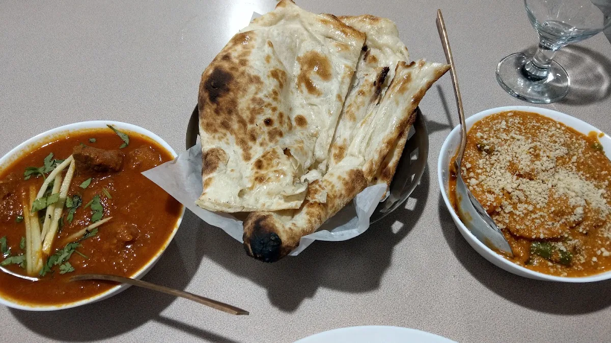 Butter Chicken with Garlic Naan