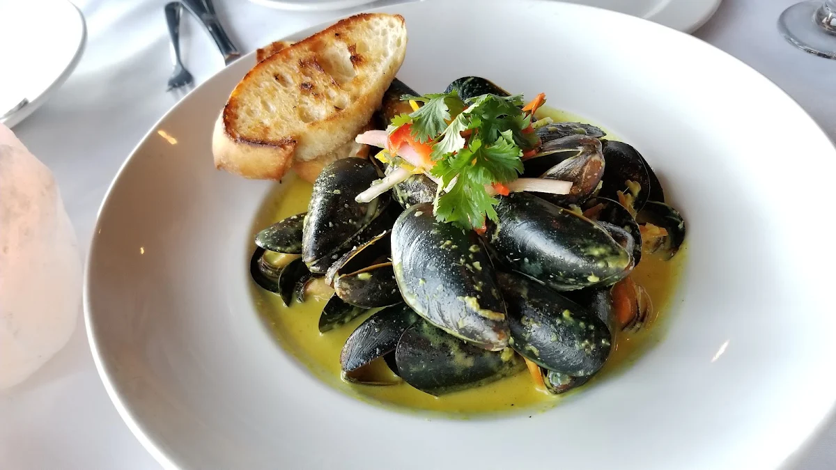 Green Curry Mussels