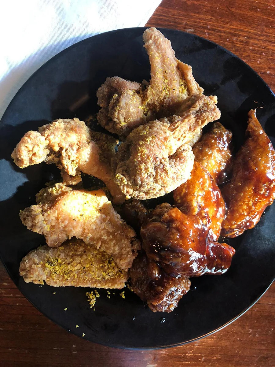 Chicken Wings Lemon Pepper and Barbecue