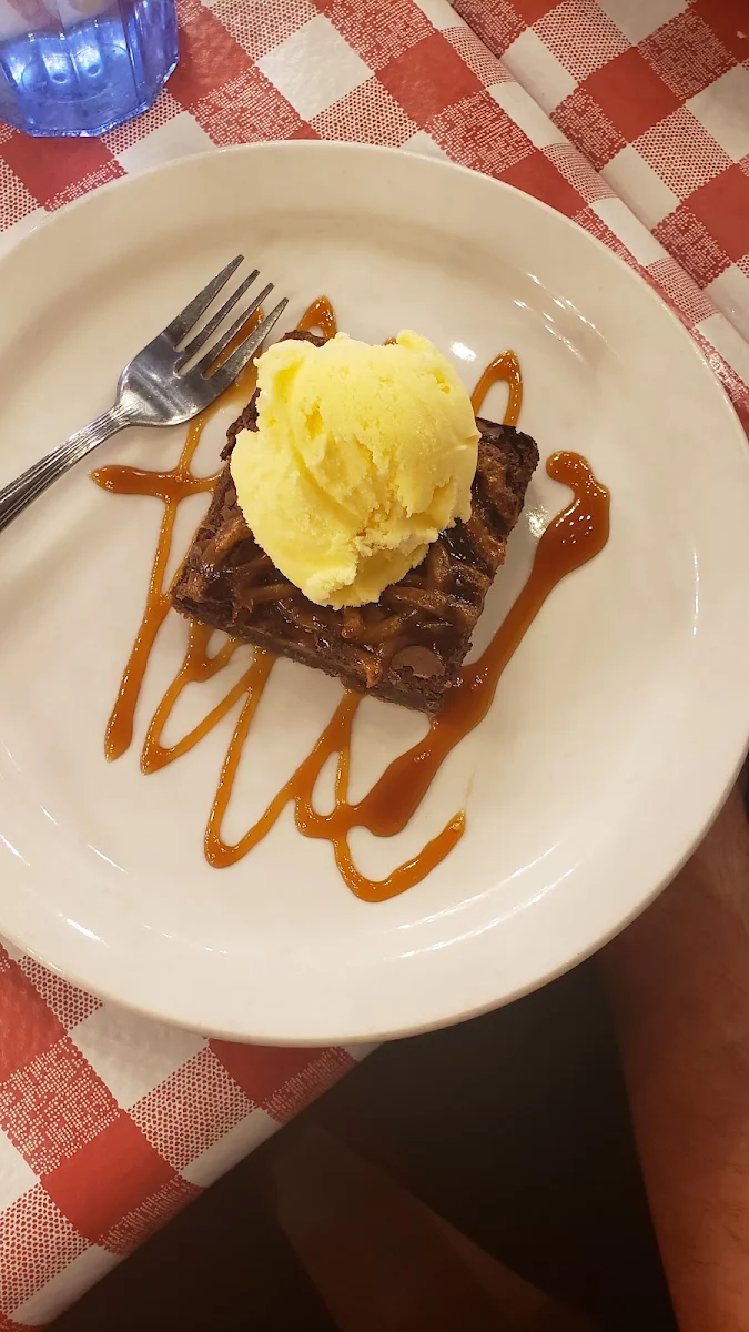 Caramel Brownie a La Mode