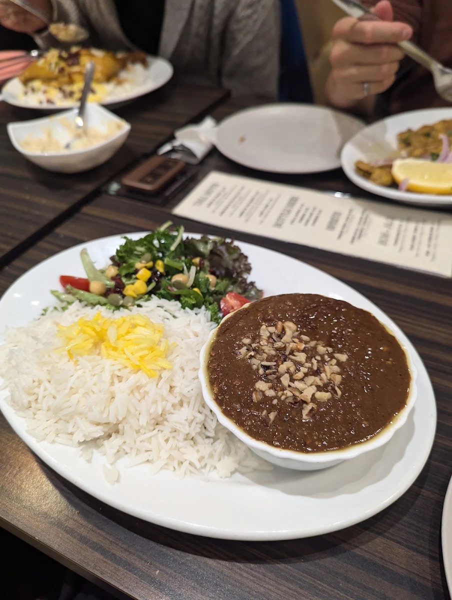 Fesenjan, Herby Restaurant