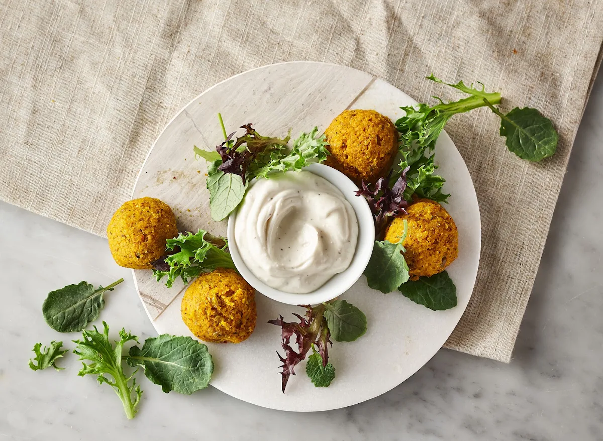 Falafels Cuits Au Four Avec Aïoli À l'Ail Oven-baked Falafel With Garlic Aioli