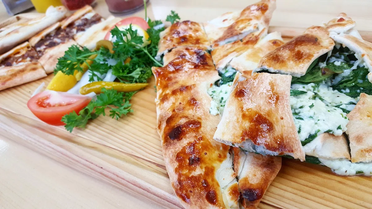 Spinach and Cheese Pizza