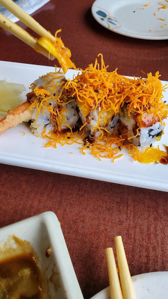 Prawn Mango Crunch Roll