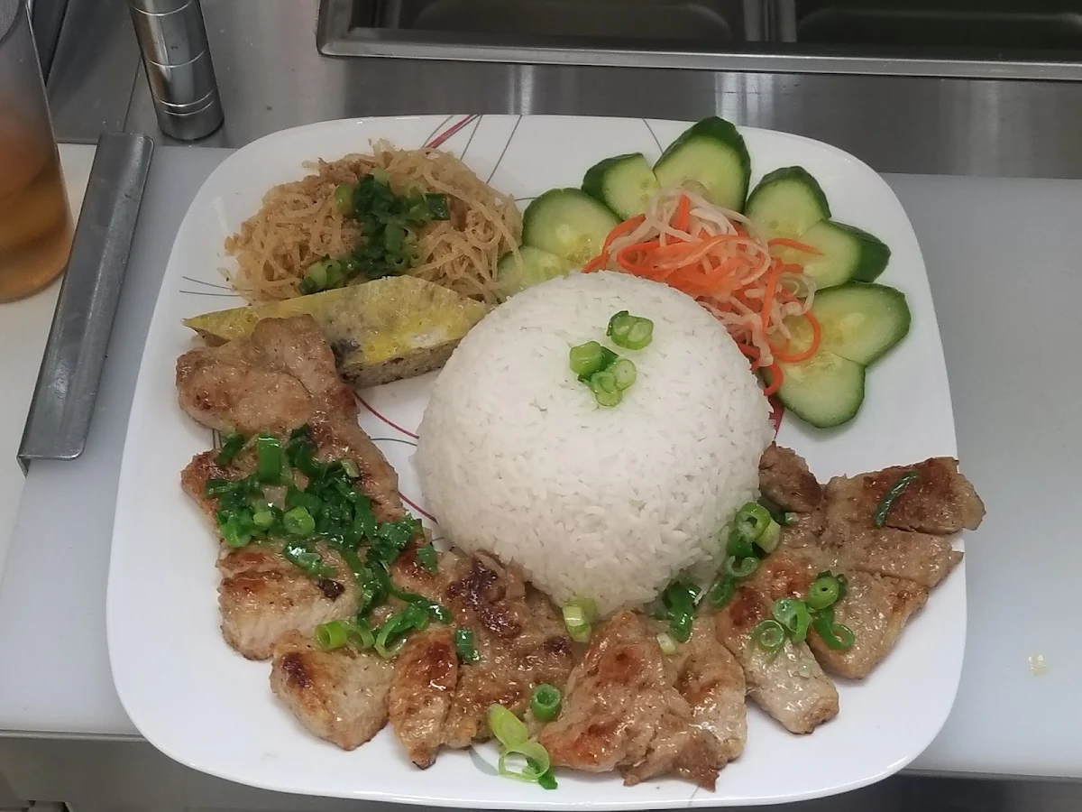 Grilled Chicken on Steamed Rice