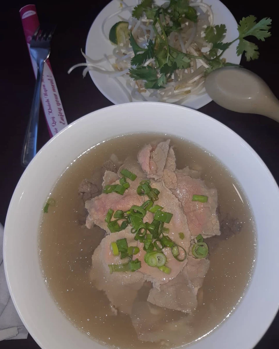 Phó ĐĂC Bięt - Deluxe Beef Noodle Soup