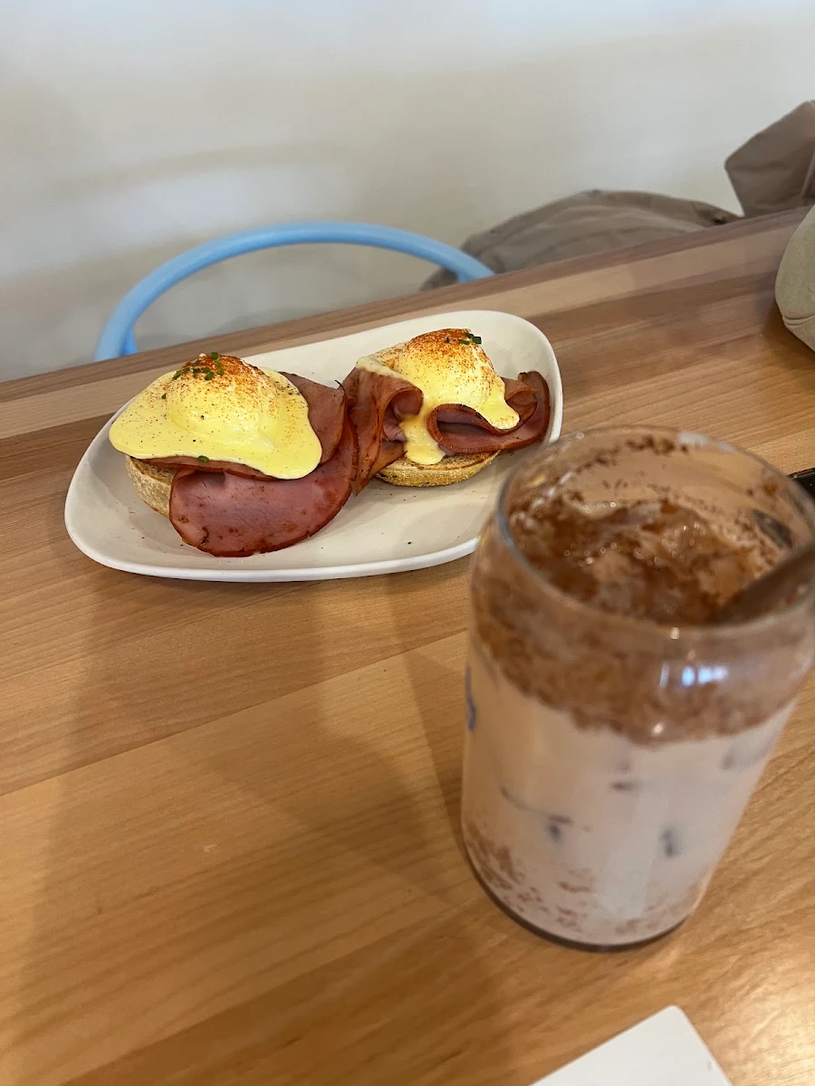 Eggs Benedict