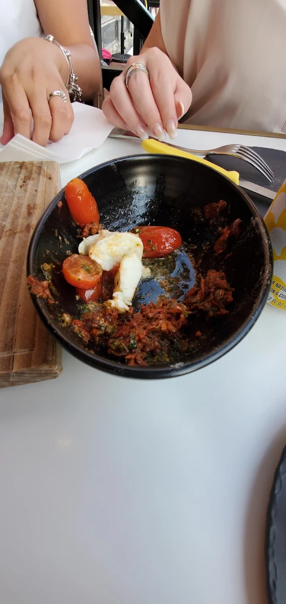 Entrée Tomates Séchées Et Mozarella