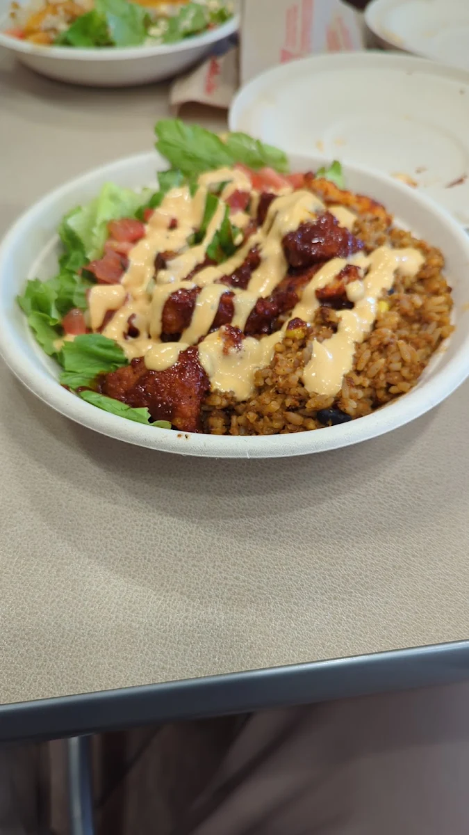 Habanero Crispy Chicken Bowl with BBQ Sause