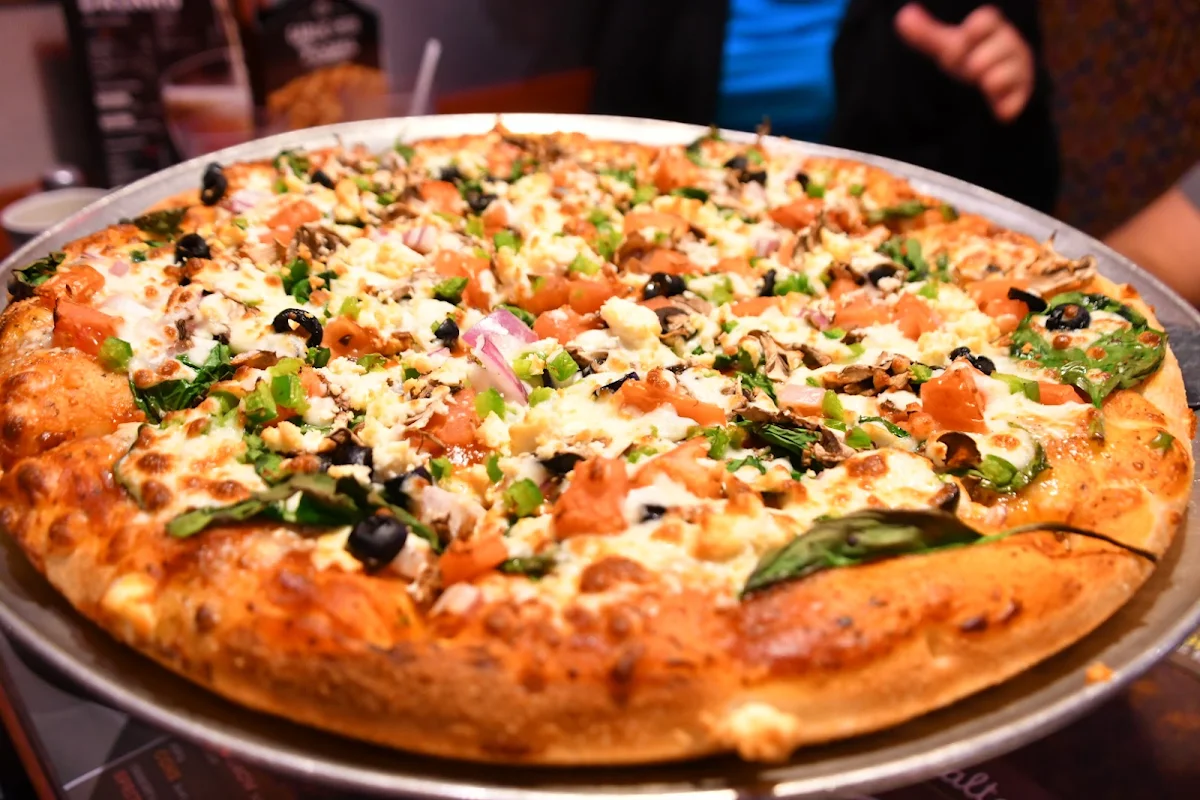 Chunky Vegetable Greek Pizza