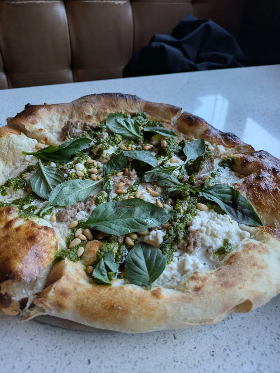 Funghi Pizza with Arugula