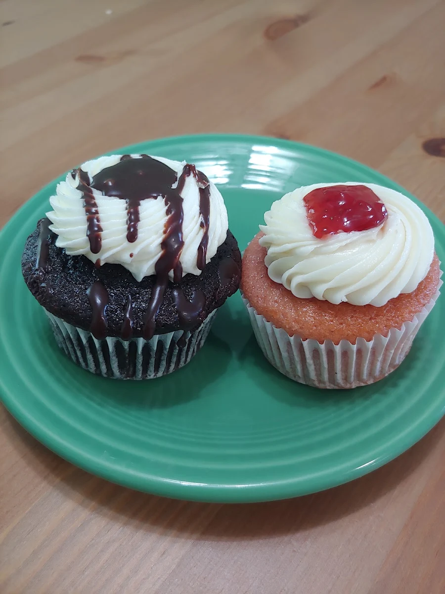 Red Velvet Cookies & Cream Cupcake