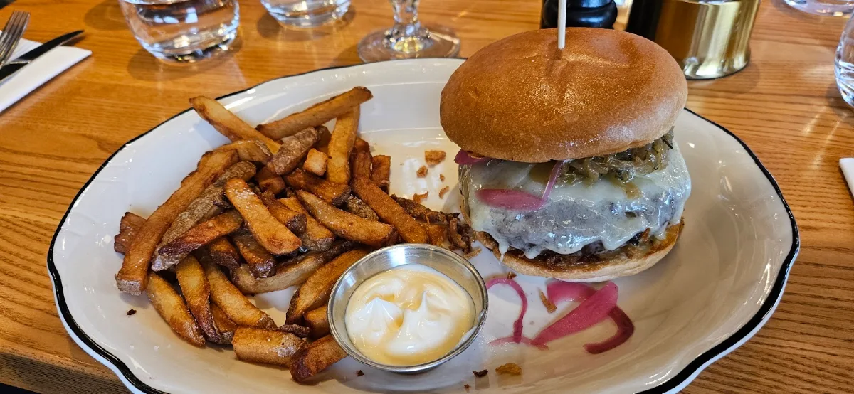 Hamburger, Chez Lionel - Laval