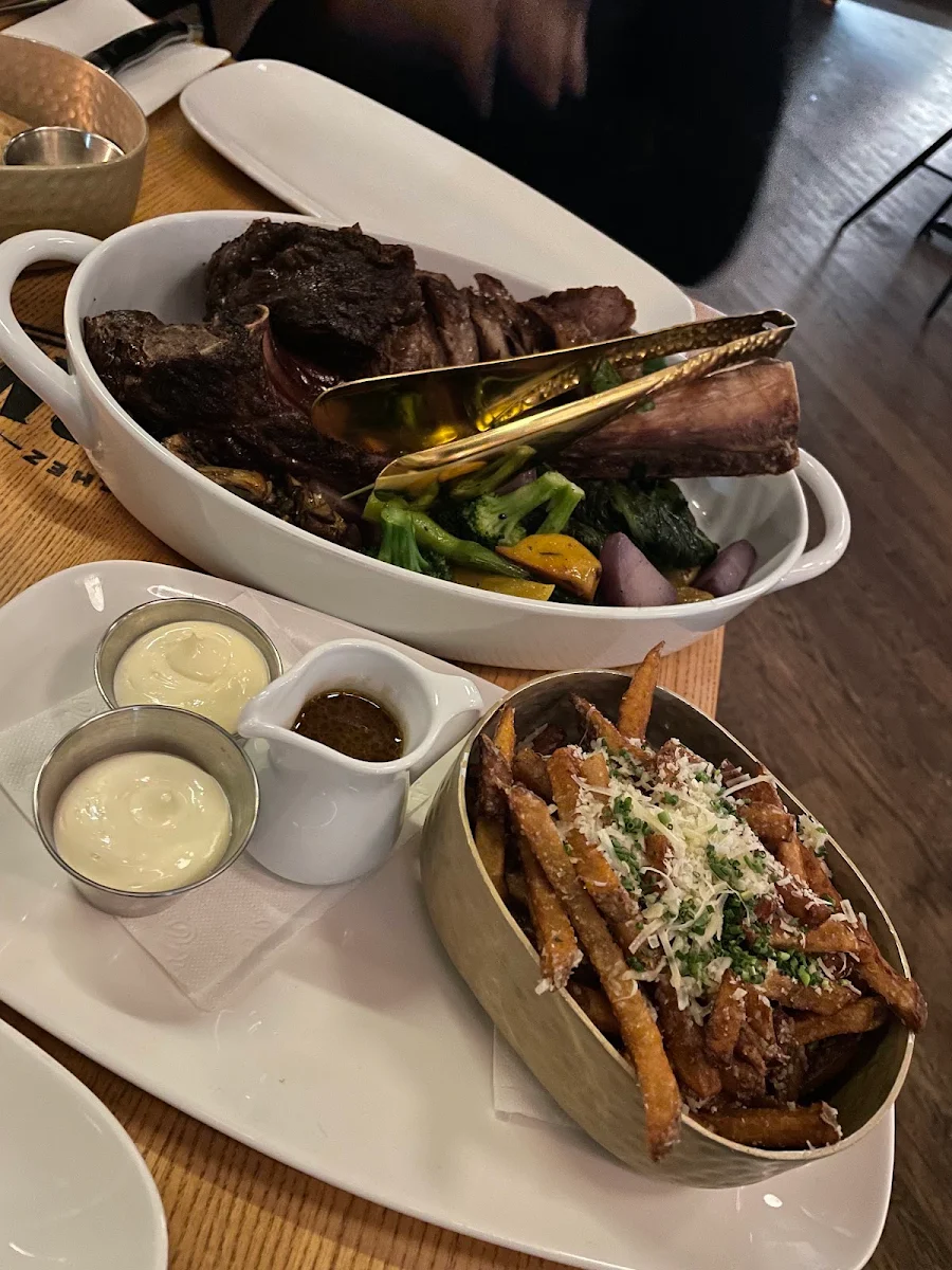 Tomahawk, Chez Lionel - Laval