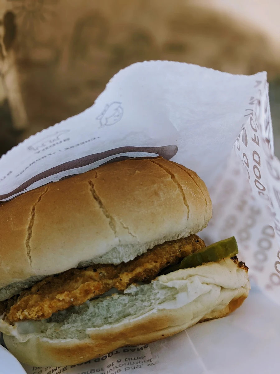 Buddy Chicken Burger