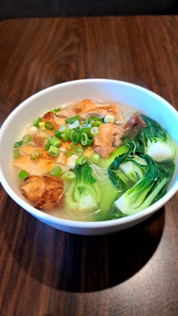 Pan Fried Chicken Vermicelli in Soup