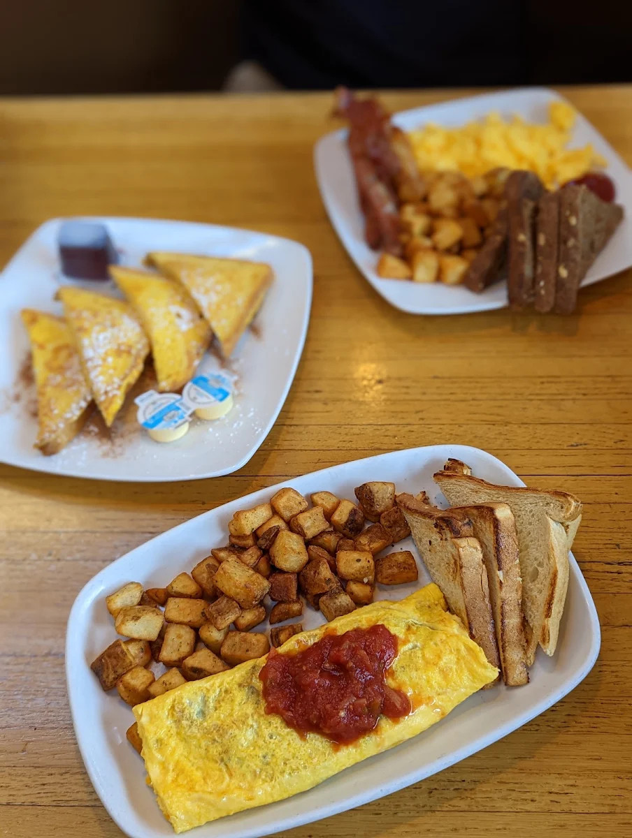 Veggie Omelette, Troll's Restaurant